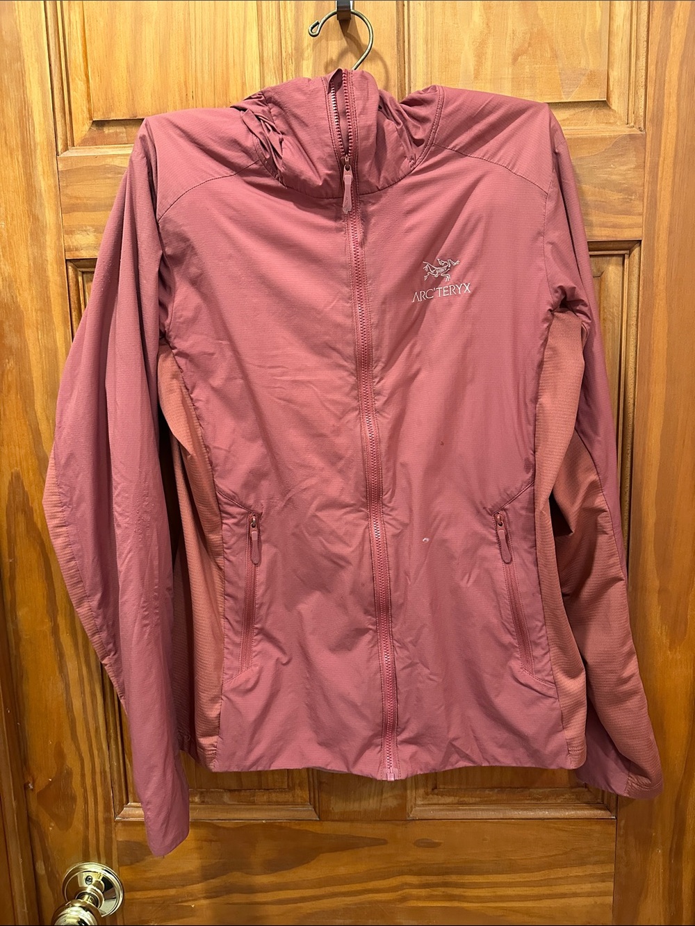 Arc’teryx women’s SL Atom Hoody Jacket
